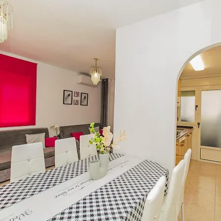 151 Lovely Perseo Alicante-holiday